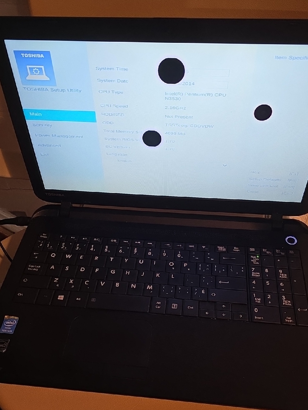 Toshiba Black Laptop with Matte Black Keyboard and Black Screen